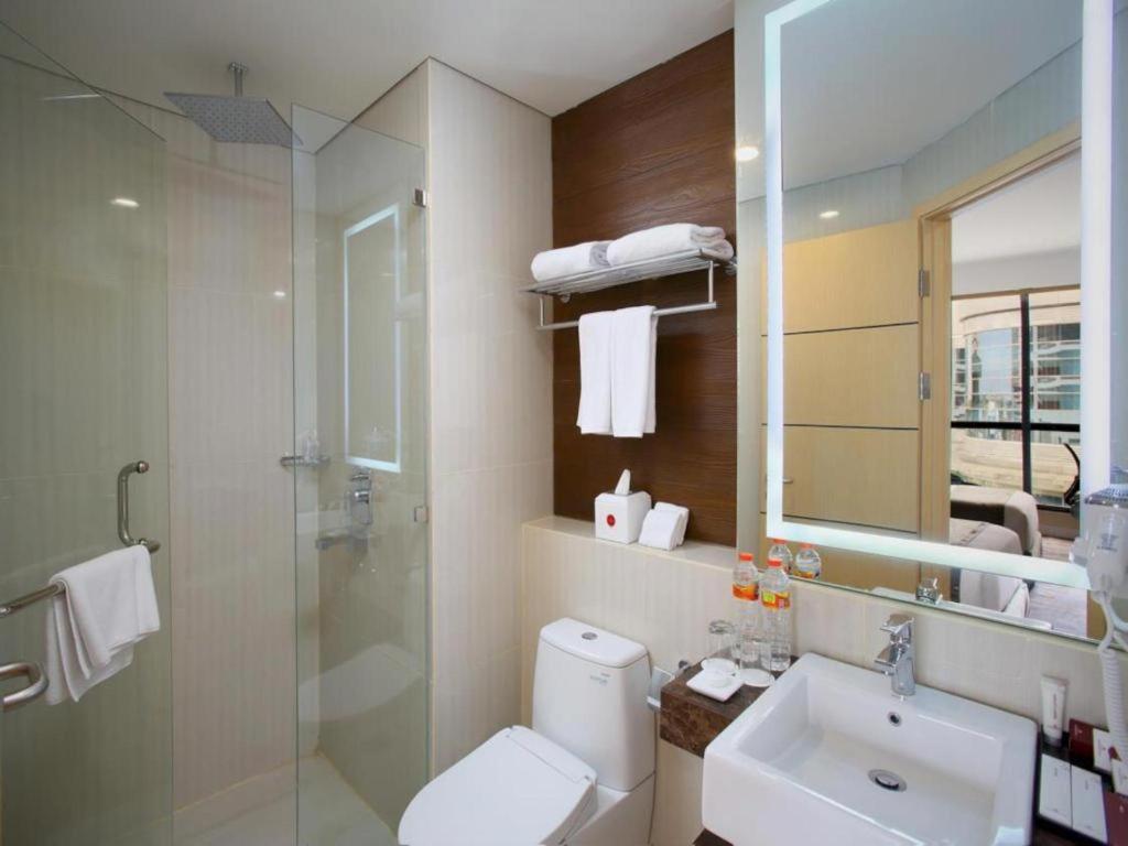 Hotel Grandhika Pemuda Semarang Exterior foto