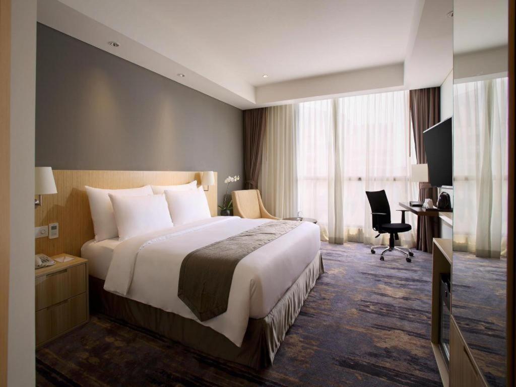 Hotel Grandhika Pemuda Semarang Exterior foto