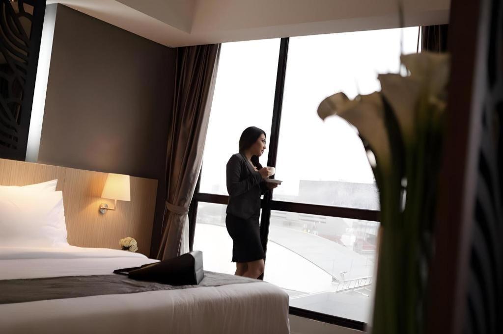 Hotel Grandhika Pemuda Semarang Exterior foto