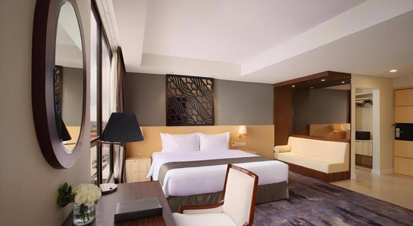 Hotel Grandhika Pemuda Semarang Exterior foto