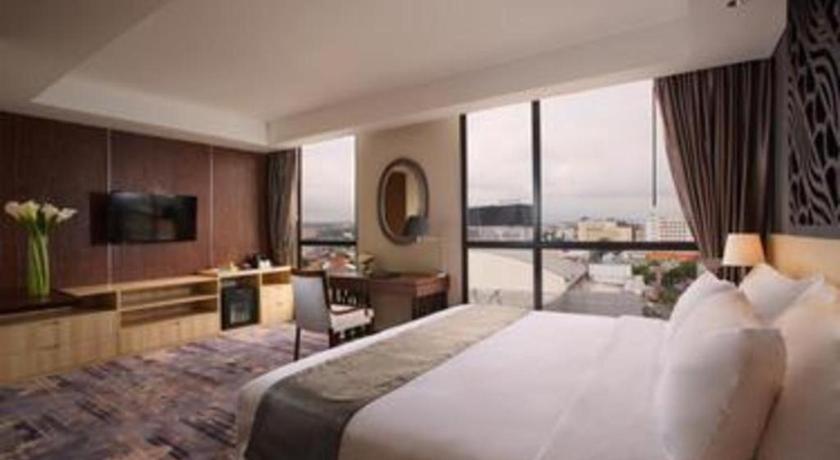 Hotel Grandhika Pemuda Semarang Exterior foto