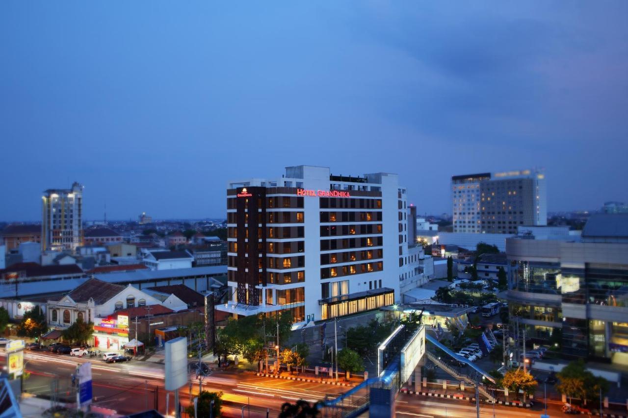 Hotel Grandhika Pemuda Semarang Exterior foto